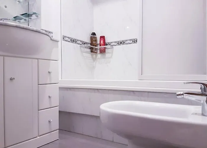 Completo Con Parking Privado Y Wifi En San Roque Apartmán *